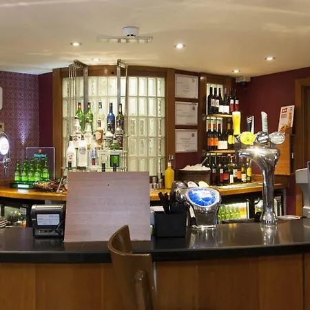 Premier Inn Leeds City Centre Hotel 3*